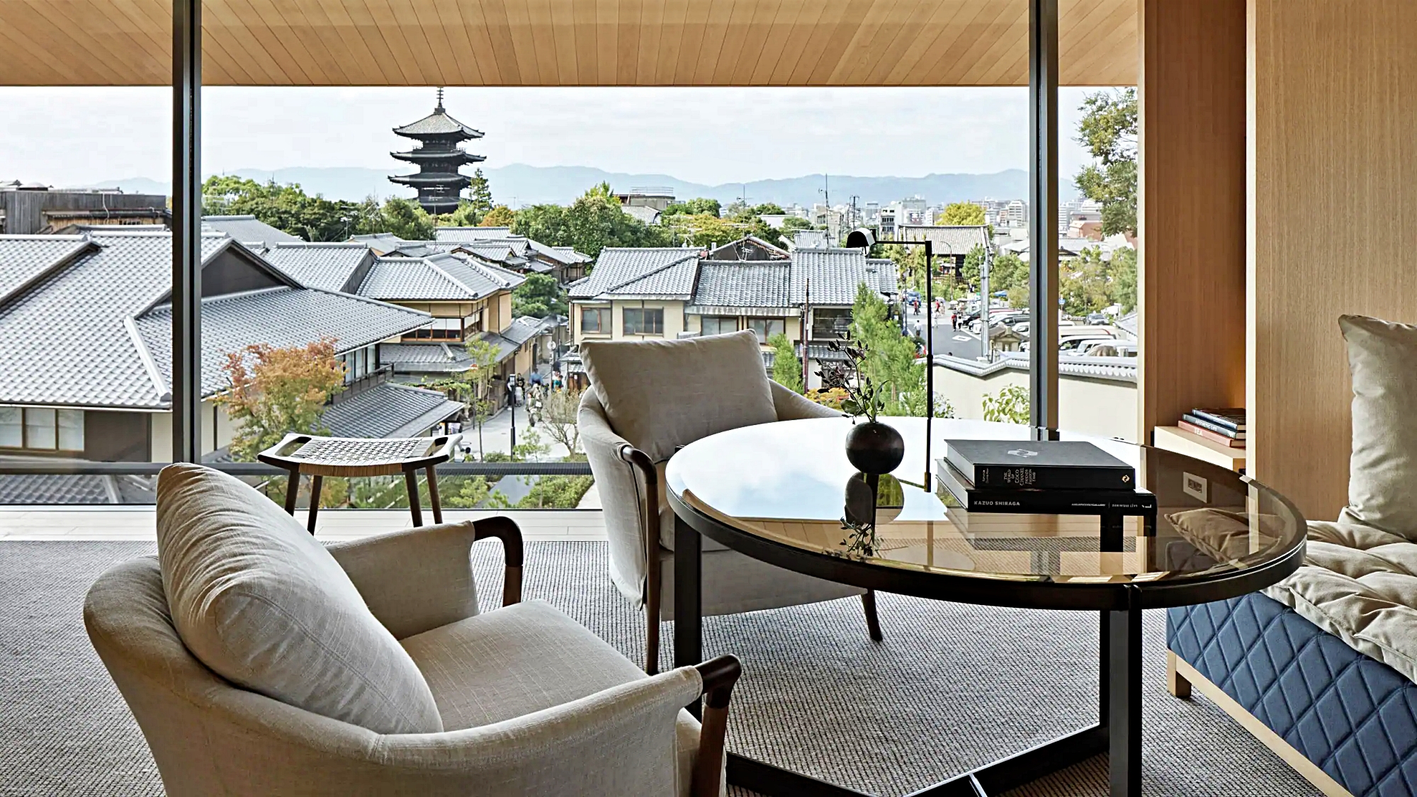 니넨자카 하우스 원 킹 베드