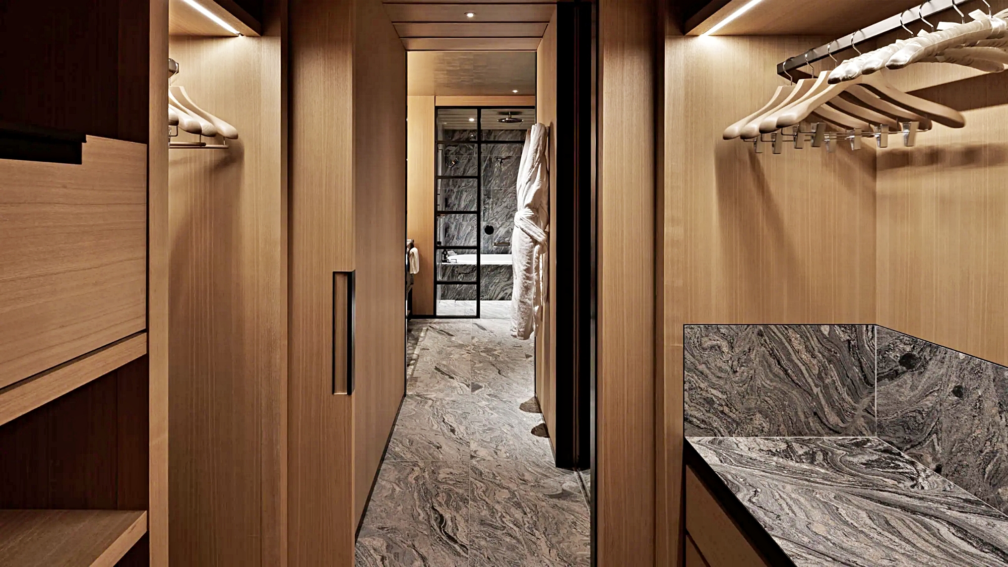 니넨자카 하우스 원 킹 베드