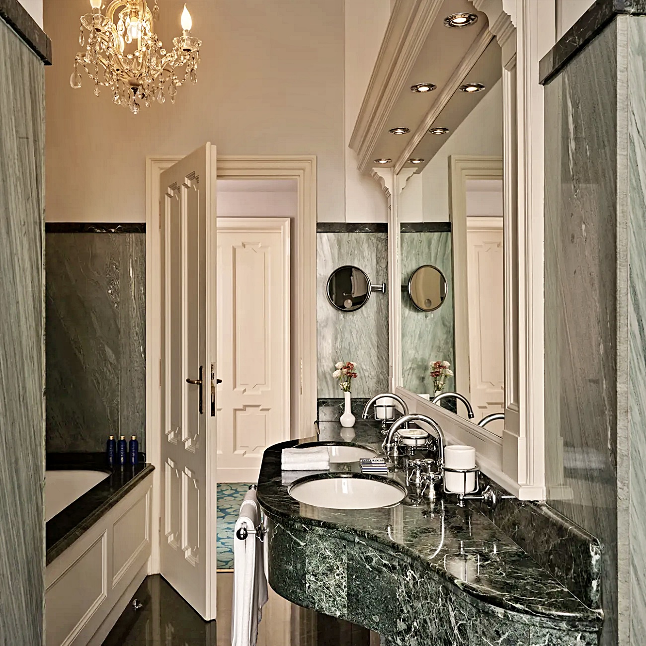 주니어 스위트 레이크뷰