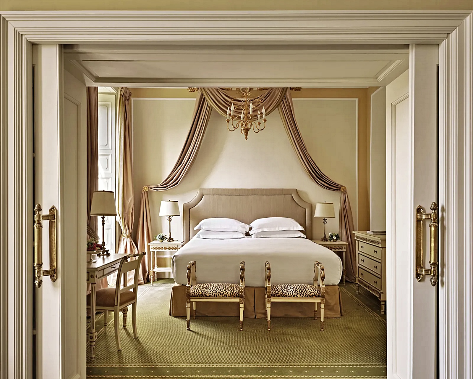 주니어 스위트 익스클루시브