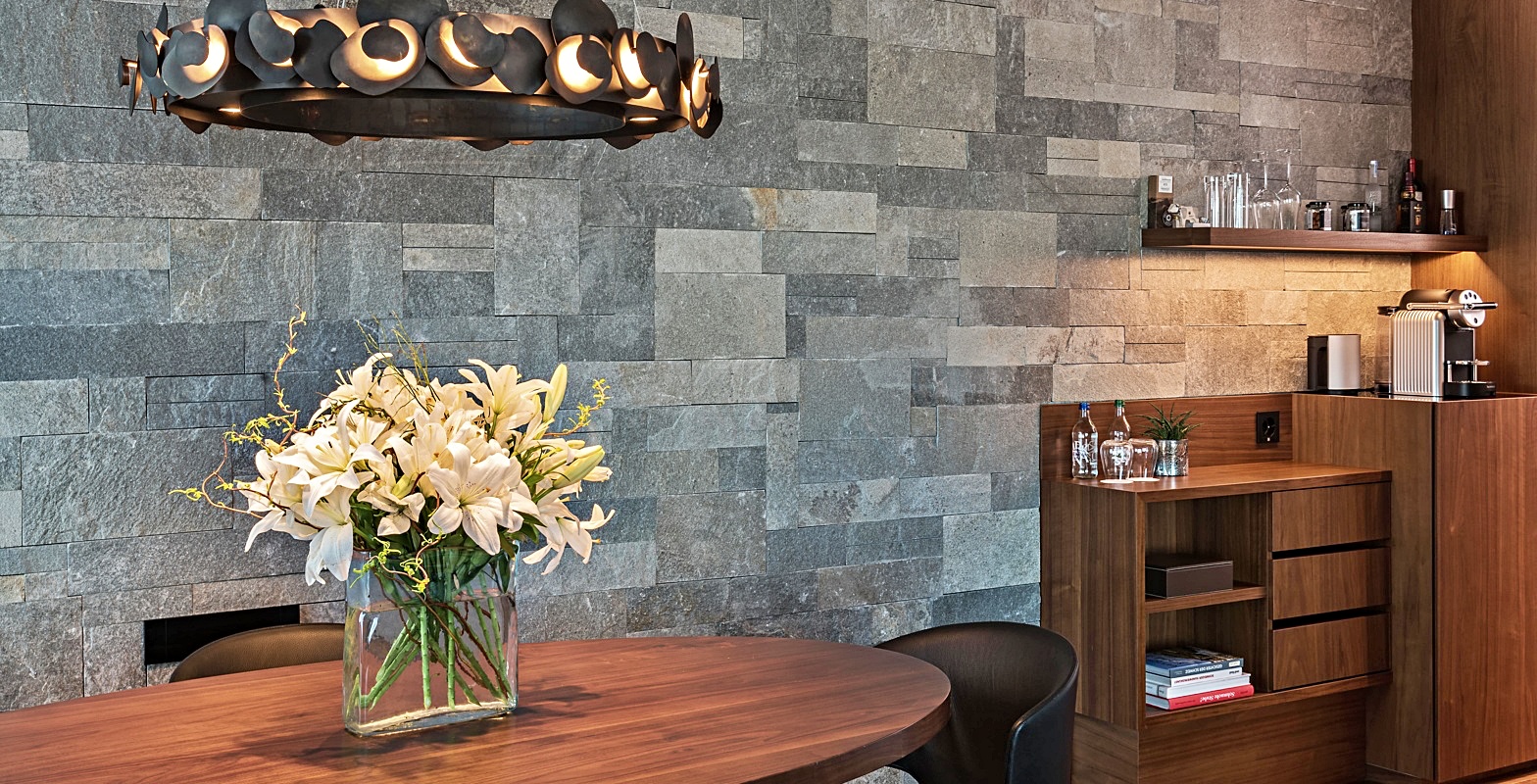 컨템포러리 레이크뷰 프리미엄 스위트