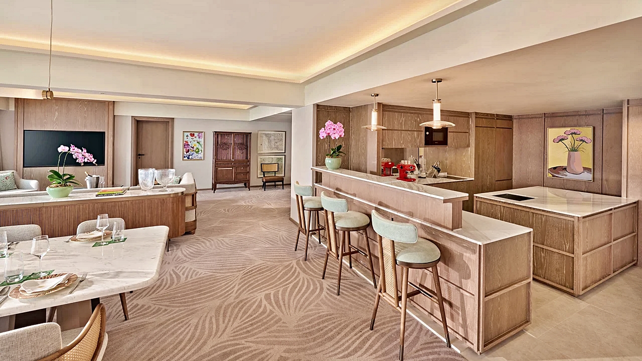 포 베드룸 레지덴셜 스위트 위드 발코니