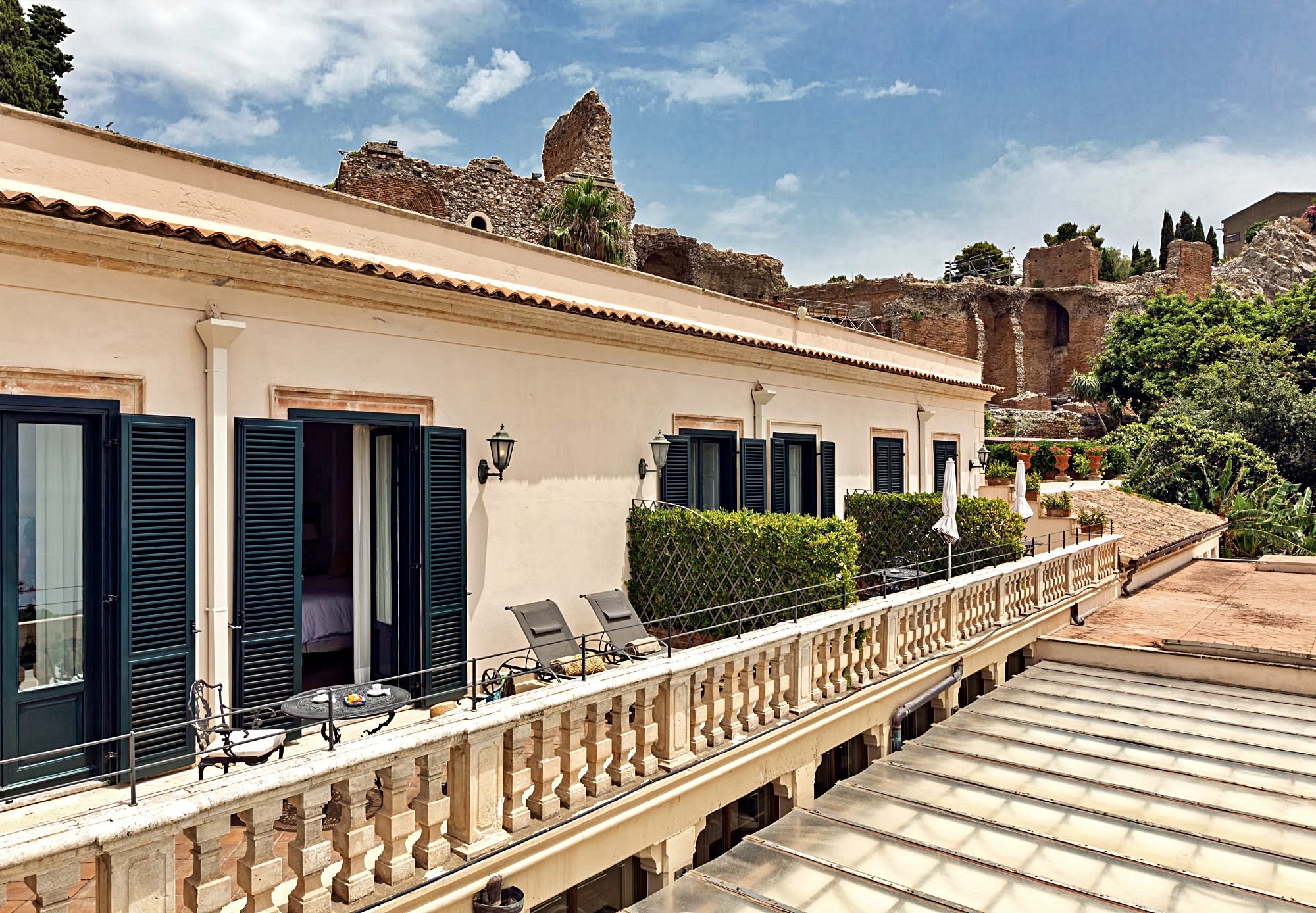 프리미엄 씨뷰 주니어 스위트 with 발코니 or 테라스