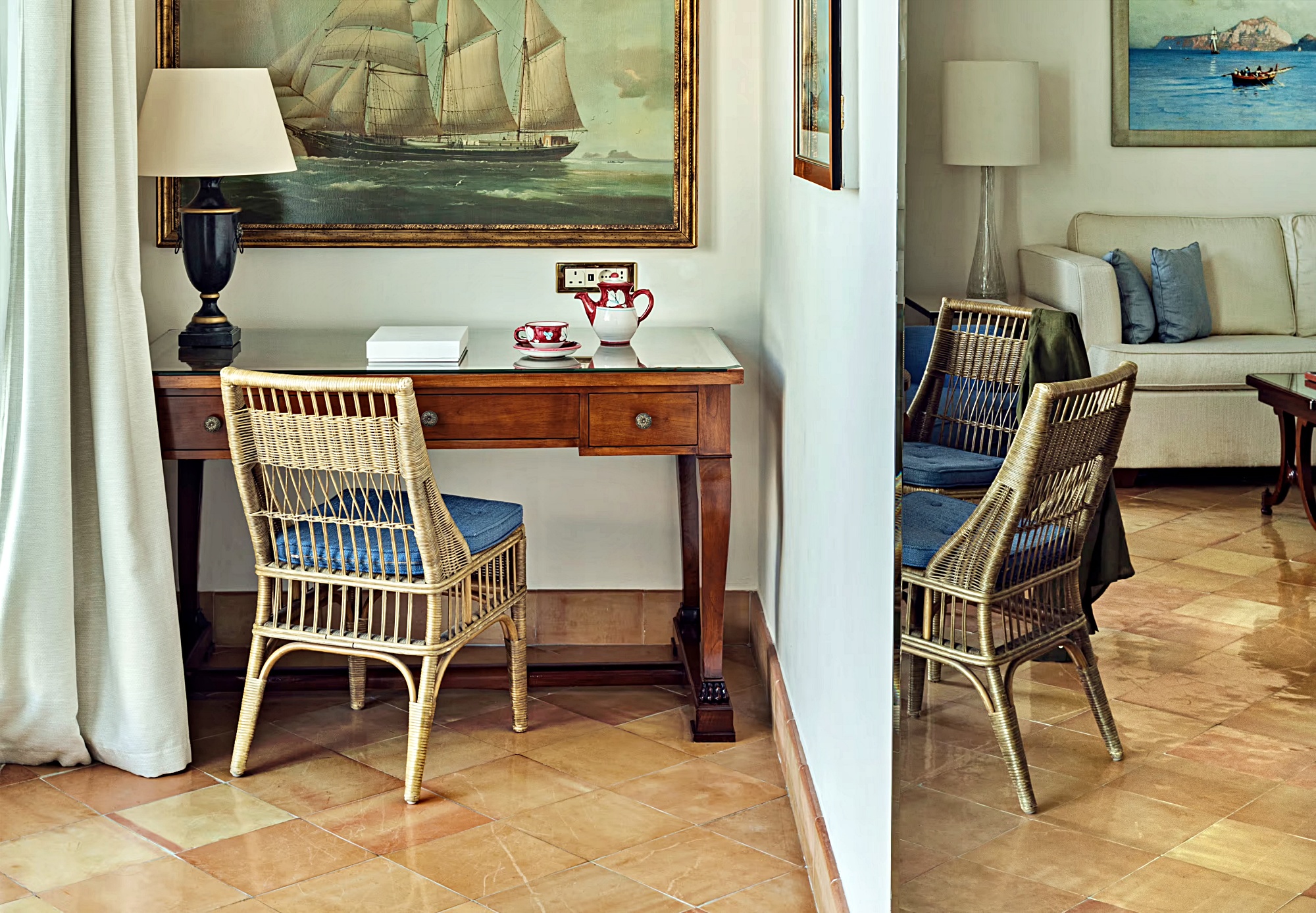 디럭스 씨뷰 주니어 스위트 위드 발코니