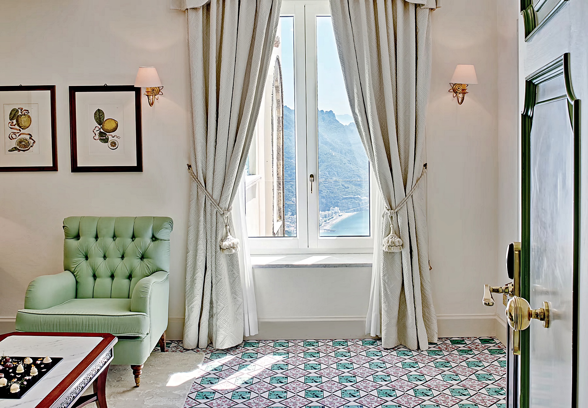 디럭스 씨뷰 테라스 스위트