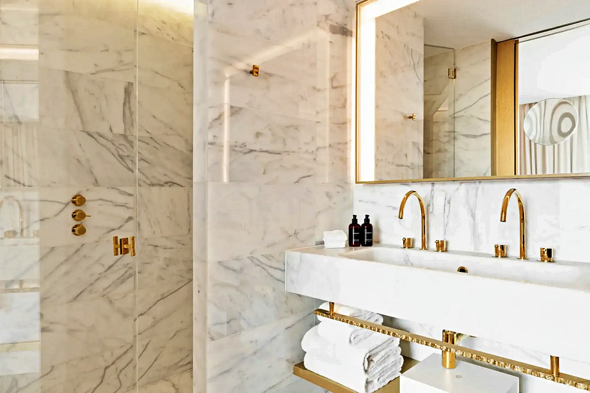 알마낙 룸 위드 발코니